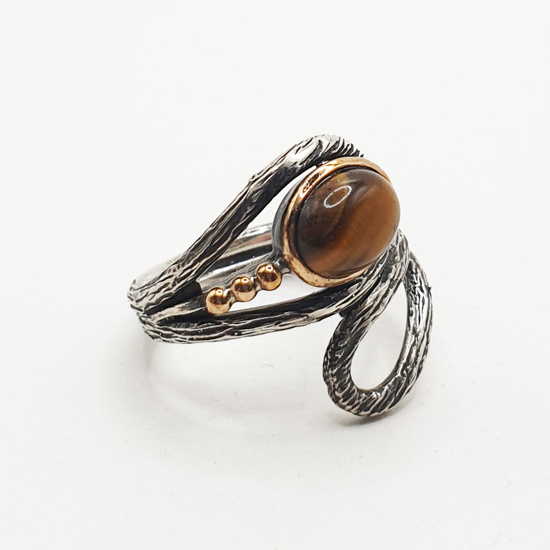 Neve Ring