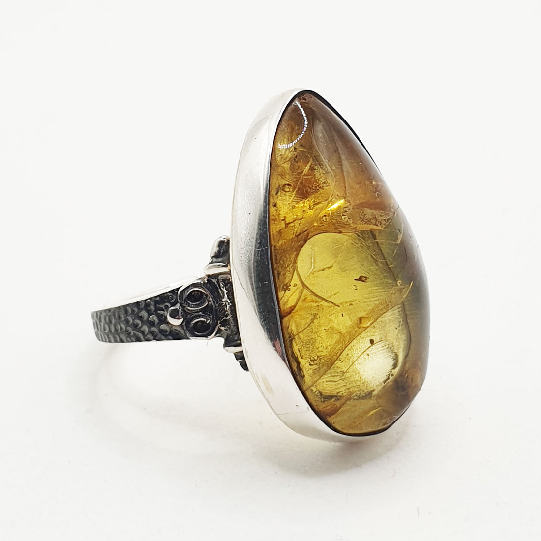 Lia Ring