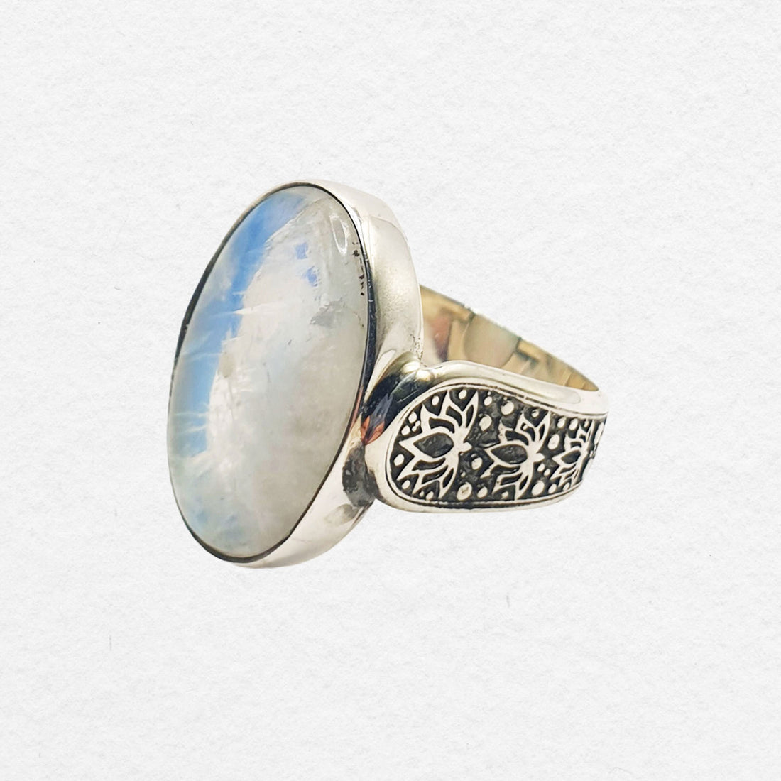 Lunara Ring