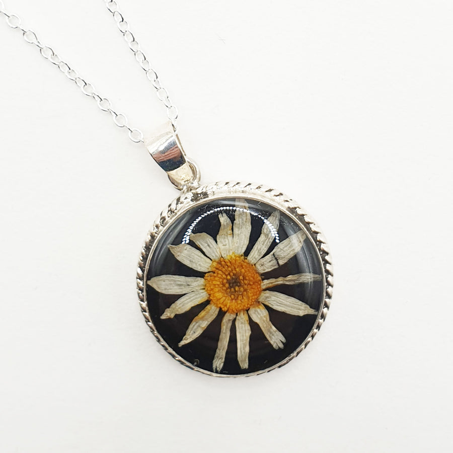 Daisy Silver Necklace