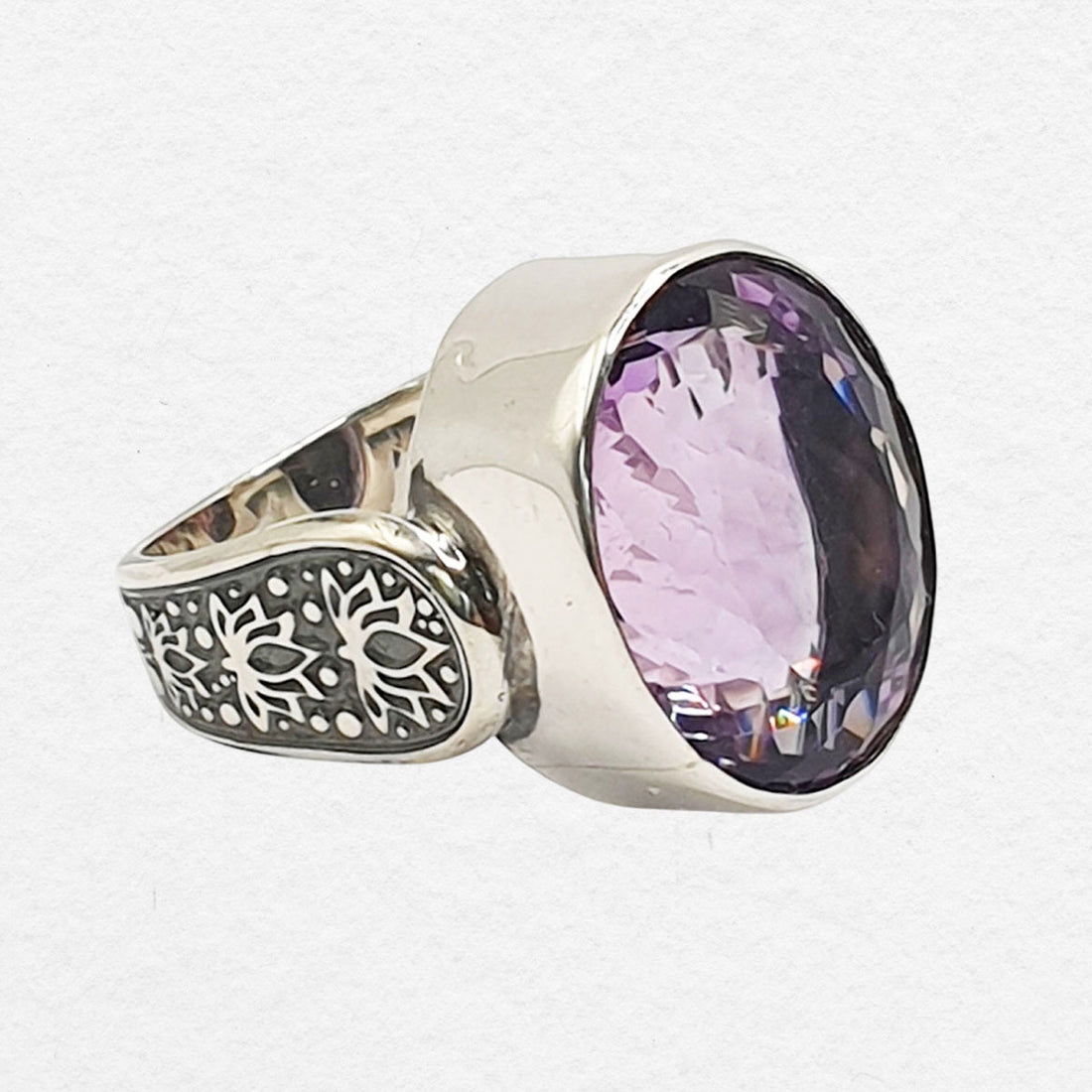 Mia Ring