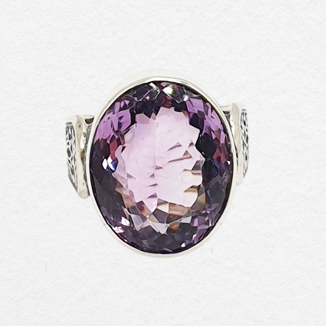 Mia Ring
