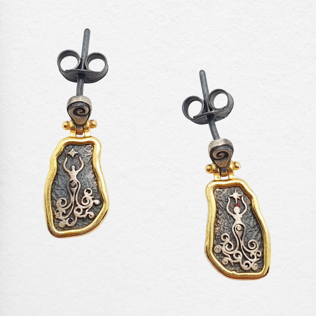 Kaarna Earrings